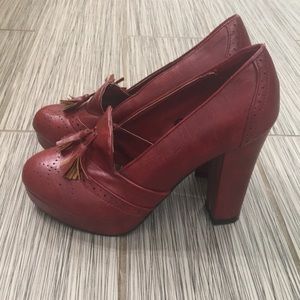 Red oxford heels